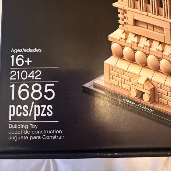 LEGO Architecture Statue of Liberty 21042 1685 pcs Adult Build Display Set New - Picture 3 of 7